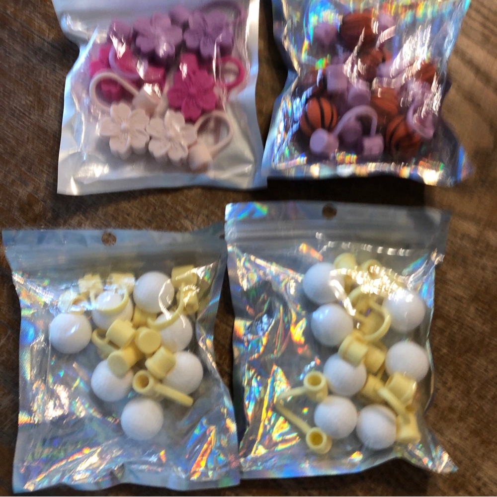 4 Bags of straw toppers(6 in each bag)